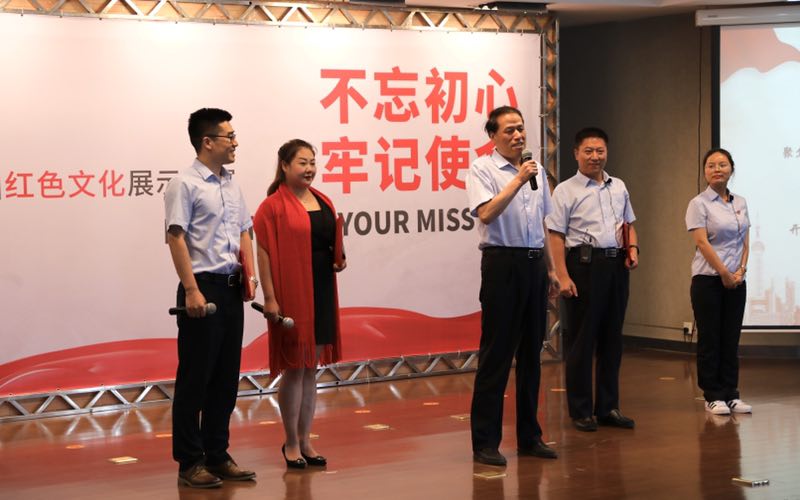陜鼓集團(tuán)綜合能源事業(yè)部黨支部表演的節(jié)目接地氣，受好評.jpg